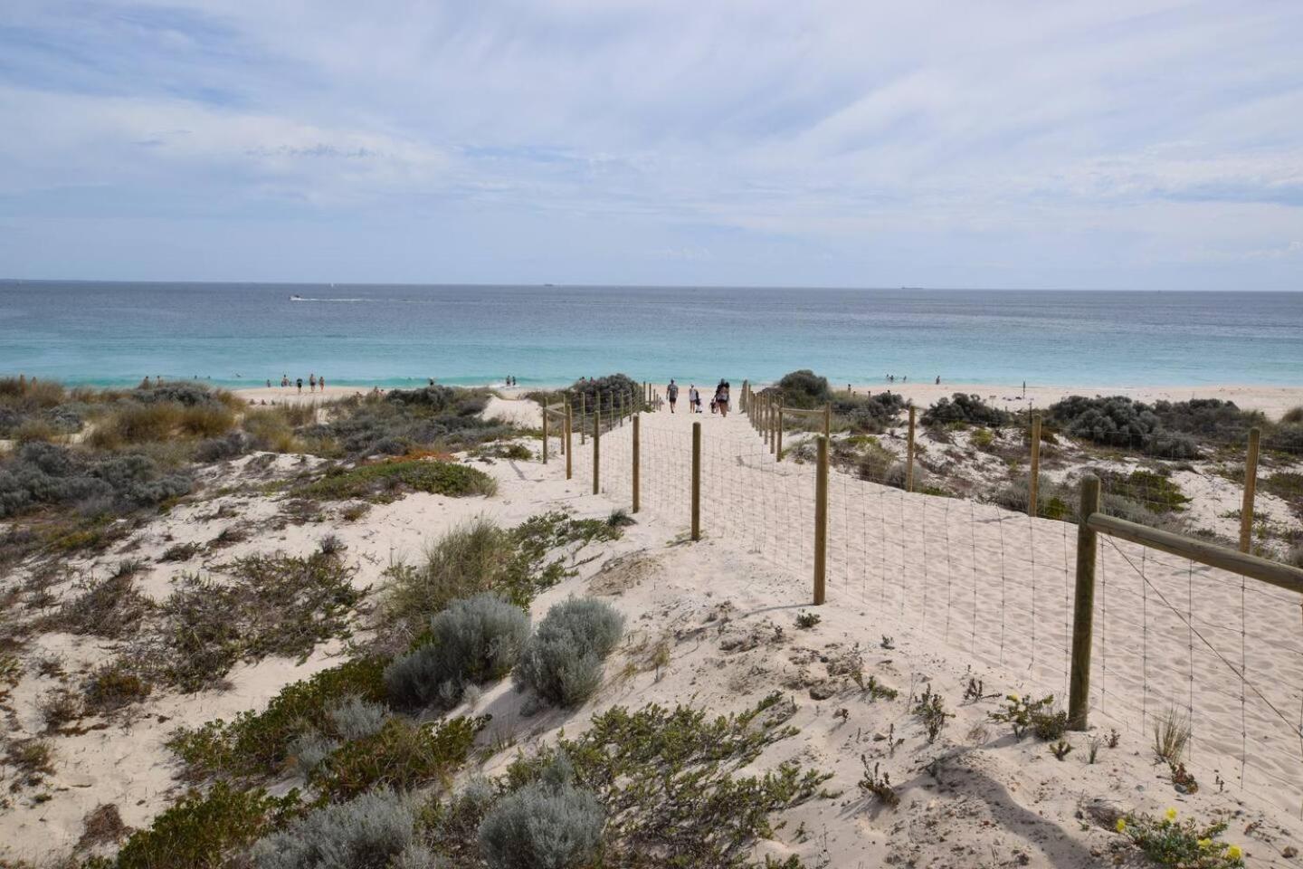 West Beach Lagoon 202 - Quiet & Ground Floor! بيرث المظهر الخارجي الصورة